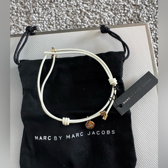 Marc By Marc Jacobs White Bracelet and 2 black cat chunky rings size 7 - Picture 1 of 6